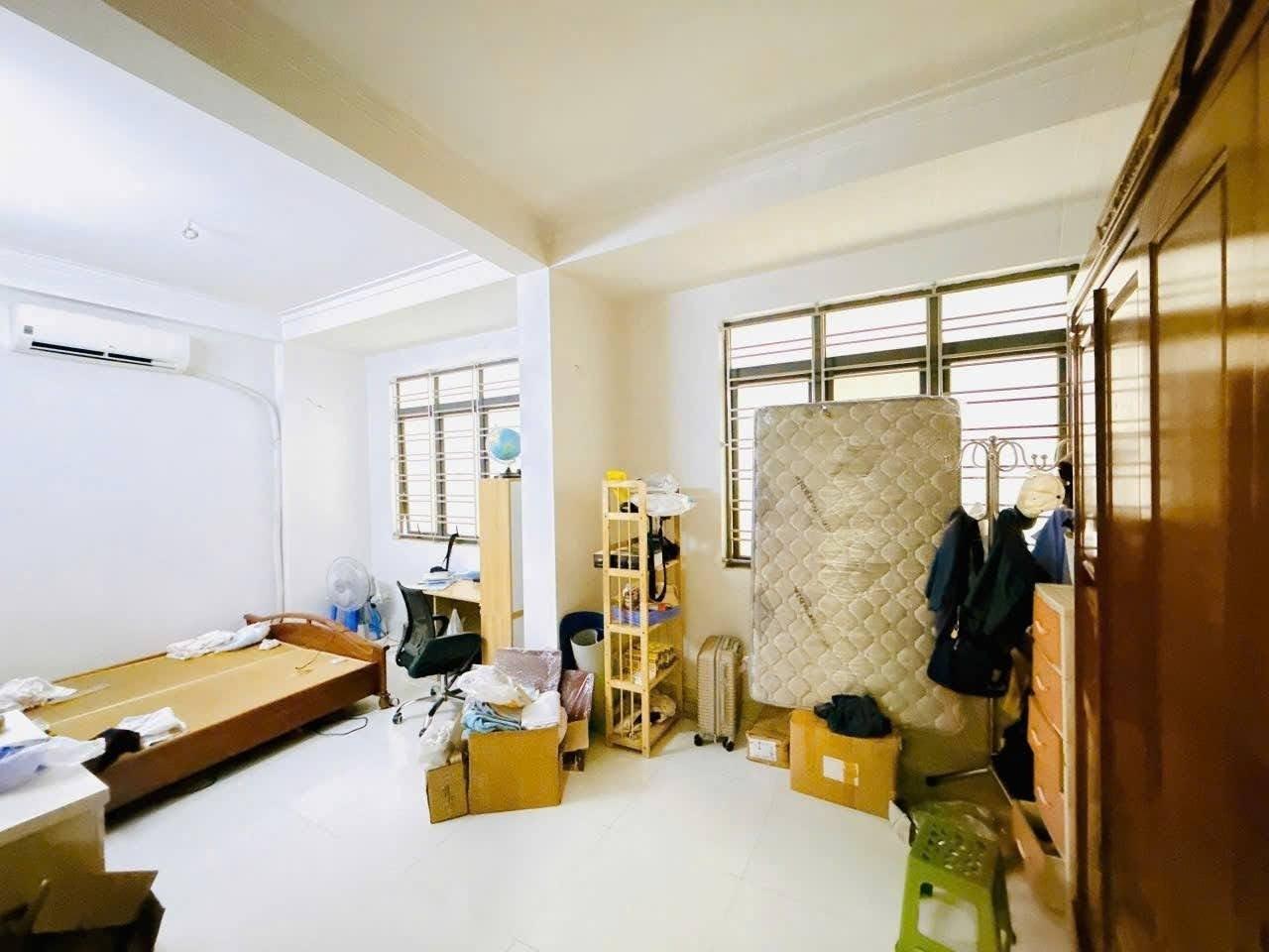 Sở hữu ngay nhà riêng 76 m2 tại Đường Phạm Văn Đồng - Cổ Nhuế 2 - Bắc Từ Liêm, giá 23,5 tỷ