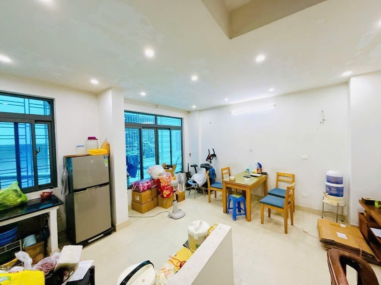 Sở hữu ngay nhà riêng 76 m2 tại Đường Phạm Văn Đồng - Cổ Nhuế 2 - Bắc Từ Liêm, giá 23,5 tỷ