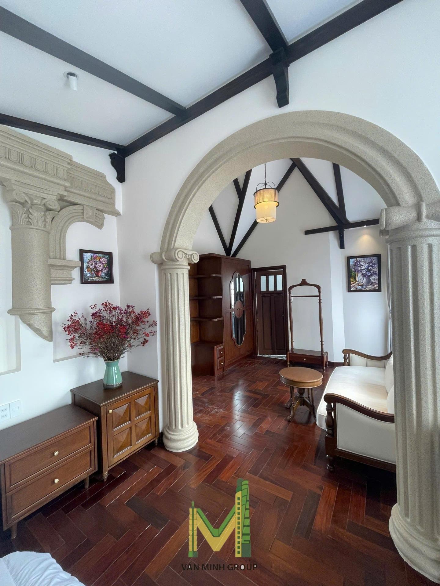 Chuyển nhượng biệt thự siêu đẹp 250 m2, giá 14,5 tỷ tại Đường Trịnh Hoài Đức - Đà Lạt - Lâm Đồng