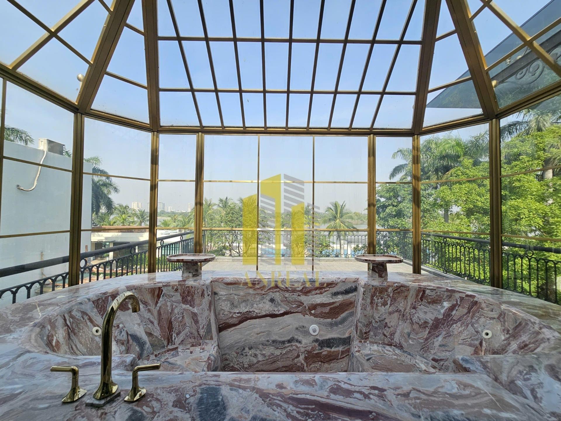 Cho thuê gấp biệt thự 500 m2 tại Phường An Phú - Quận 2 - TP Hồ Chí Minh, giá 260 tr/tháng