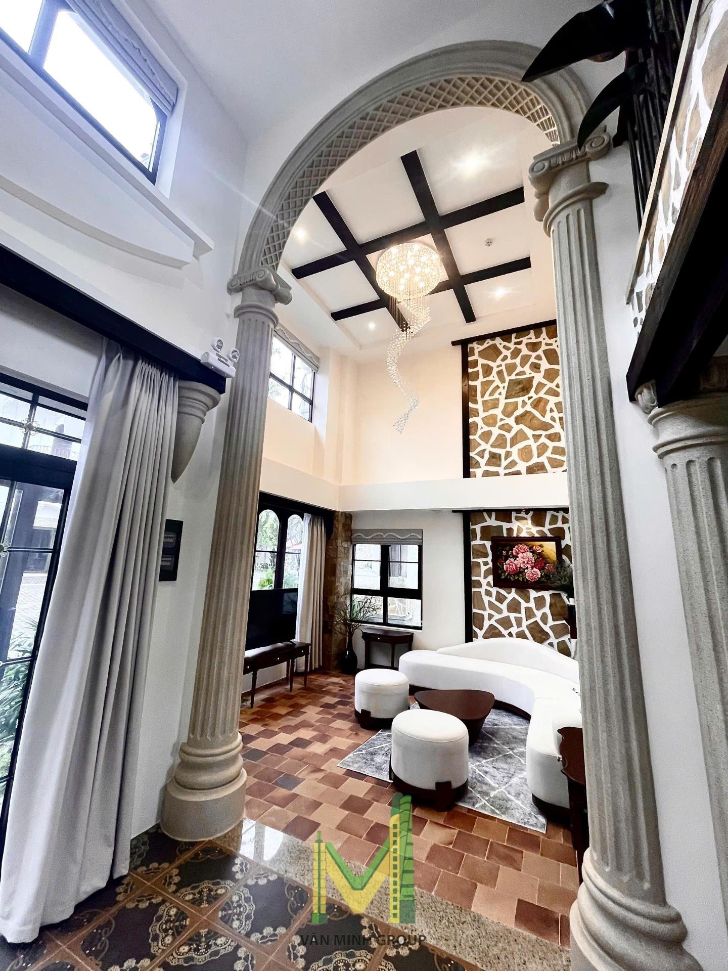 Chuyển nhượng biệt thự siêu đẹp 250 m2, giá 14,5 tỷ tại Đường Trịnh Hoài Đức - Đà Lạt - Lâm Đồng