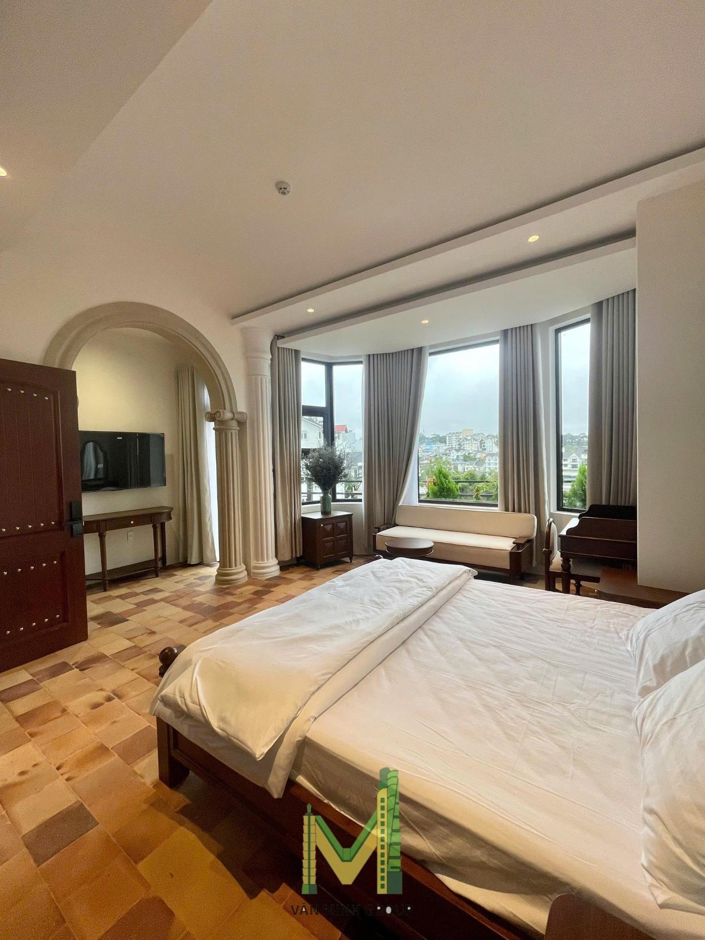 Chuyển nhượng biệt thự siêu đẹp 250 m2, giá 14,5 tỷ tại Đường Trịnh Hoài Đức - Đà Lạt - Lâm Đồng