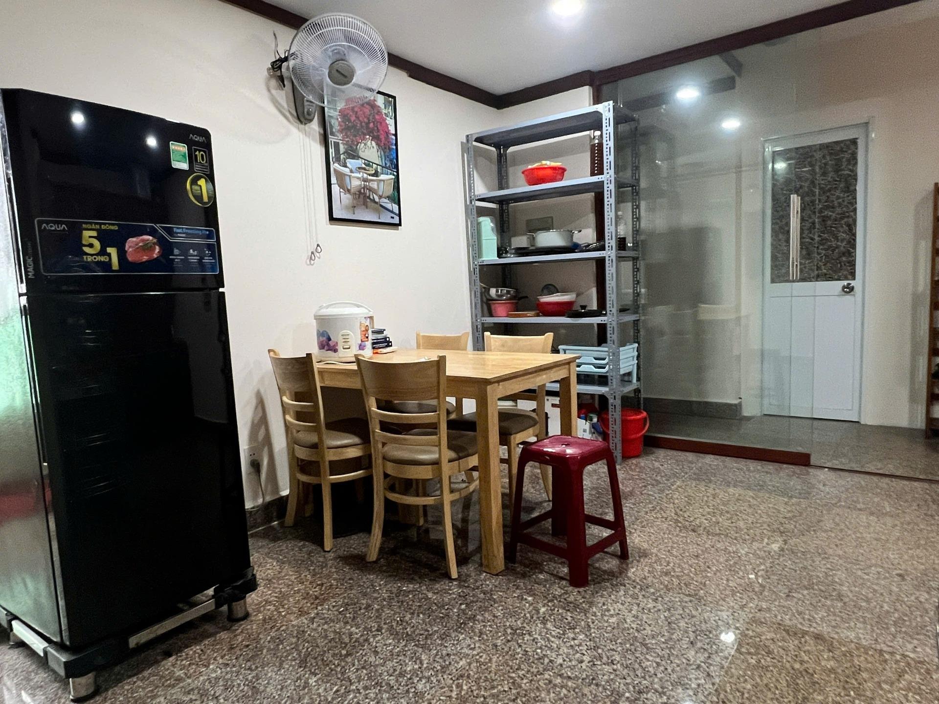Thuê ngay nhà trọ phòng trọ 10 m2 tại Đường Lê Văn Lương - Tân Hưng - Quận 7, giá 4,3 triệu/tháng