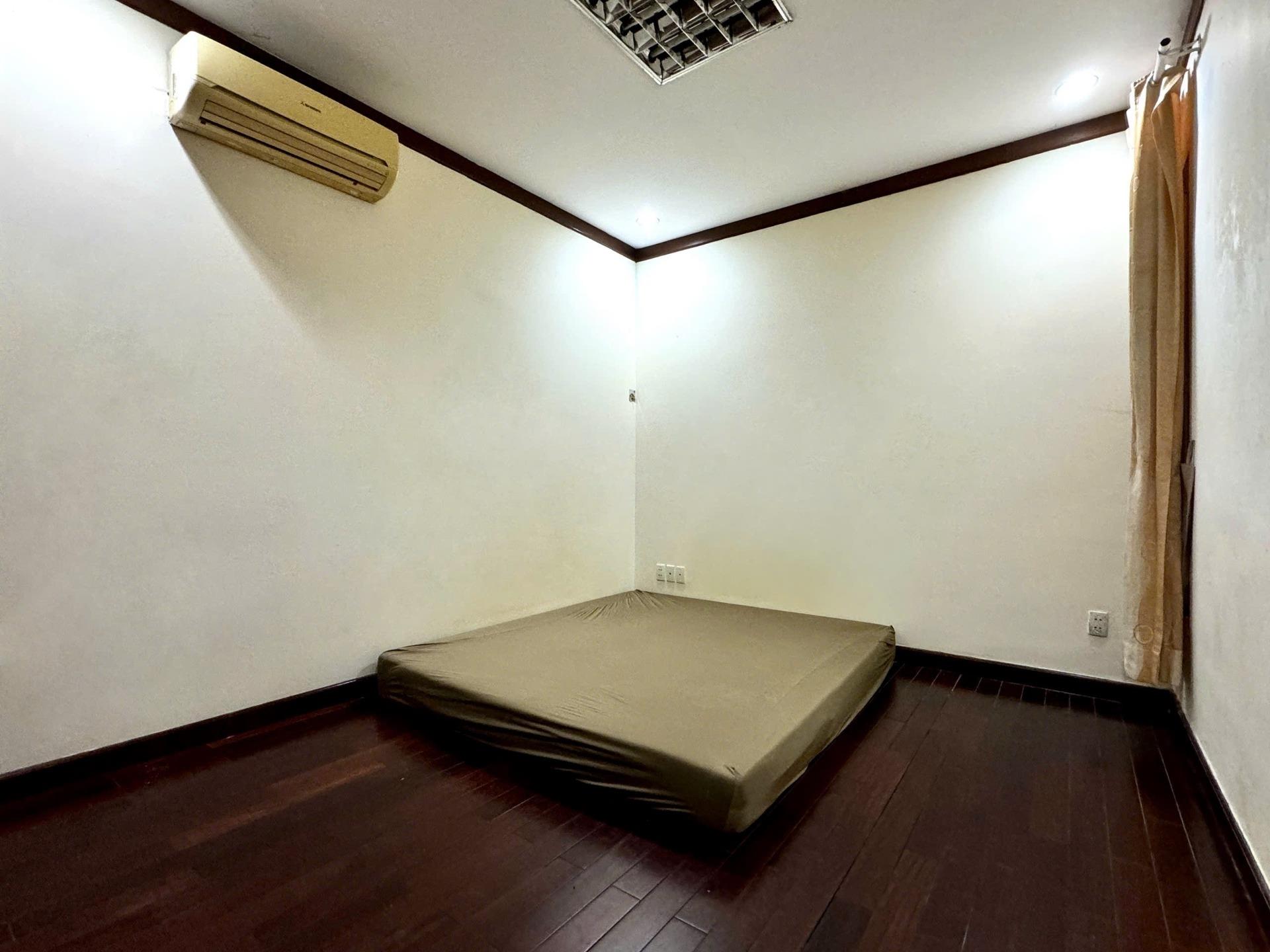 Thuê ngay nhà trọ phòng trọ 10 m2 tại Đường Lê Văn Lương - Tân Hưng - Quận 7, giá 4,3 triệu/tháng