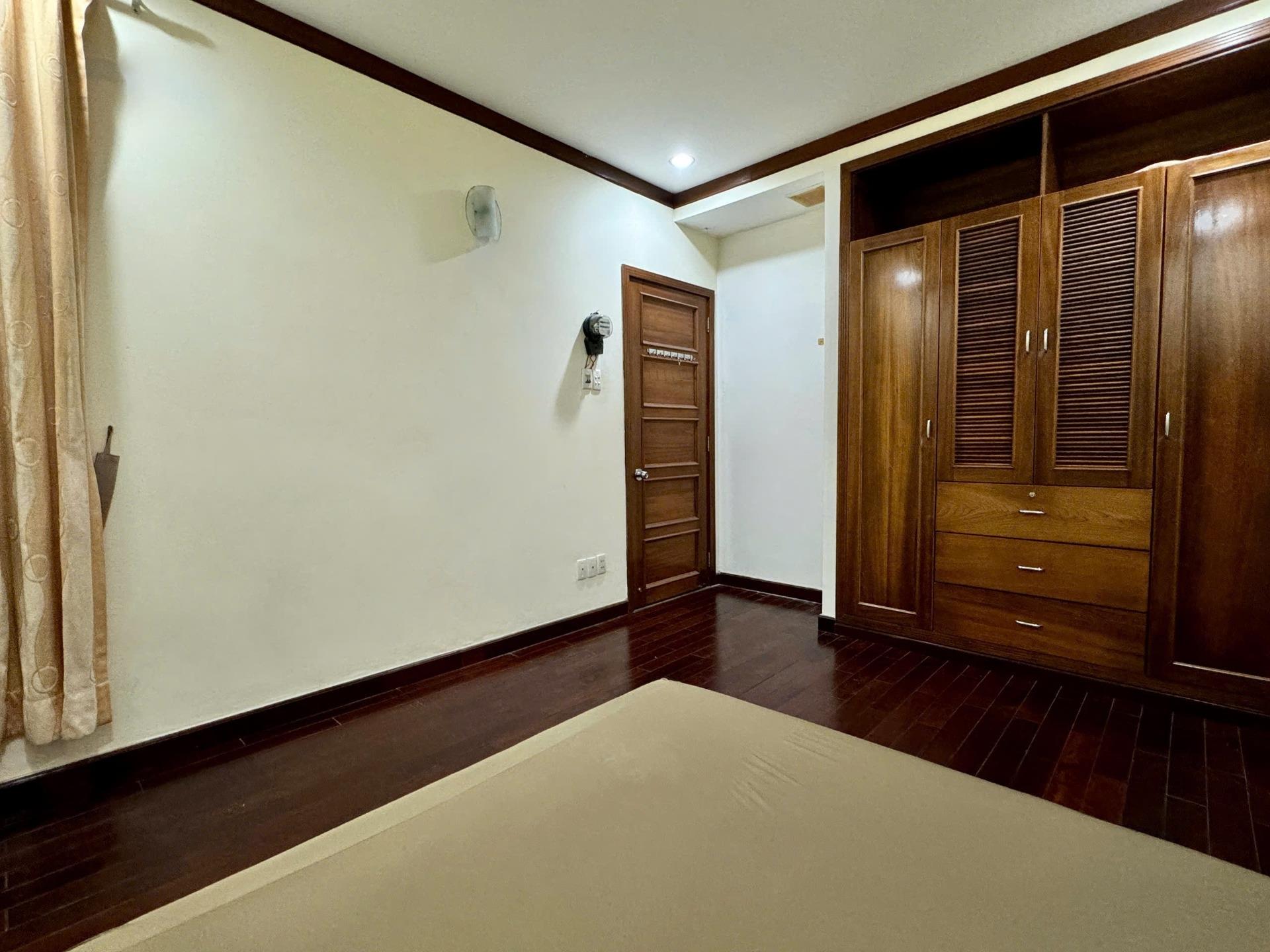 Thuê ngay nhà trọ phòng trọ 10 m2 tại Đường Lê Văn Lương - Tân Hưng - Quận 7, giá 4,3 triệu/tháng