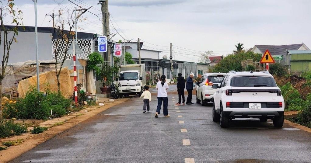 Bán gấp lô đất nền 141 m2, mặt tiền 5m, hướng Tây-Bắc tại Đức Trọng - Lâm Đồng, giá 1,35 tỷ