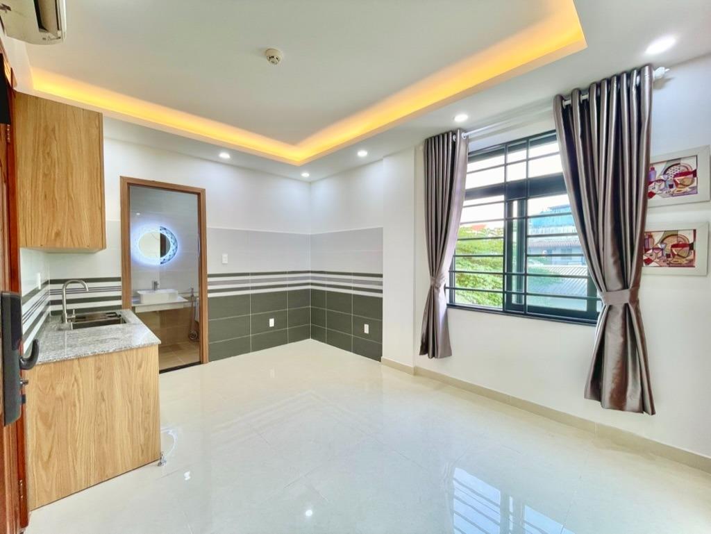 Phòng Full Nội Thất ngay 429 Lê Văn Việt - Cửa sổ lớn - Thang Máy - Hầm xe Rộng