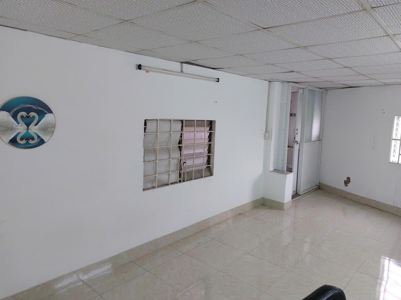 Bán gấp nhà sổ hồng riêng 35,79999923706055 m2 tại Đường Dương Văn Cam - Thủ Đức, giá tốt