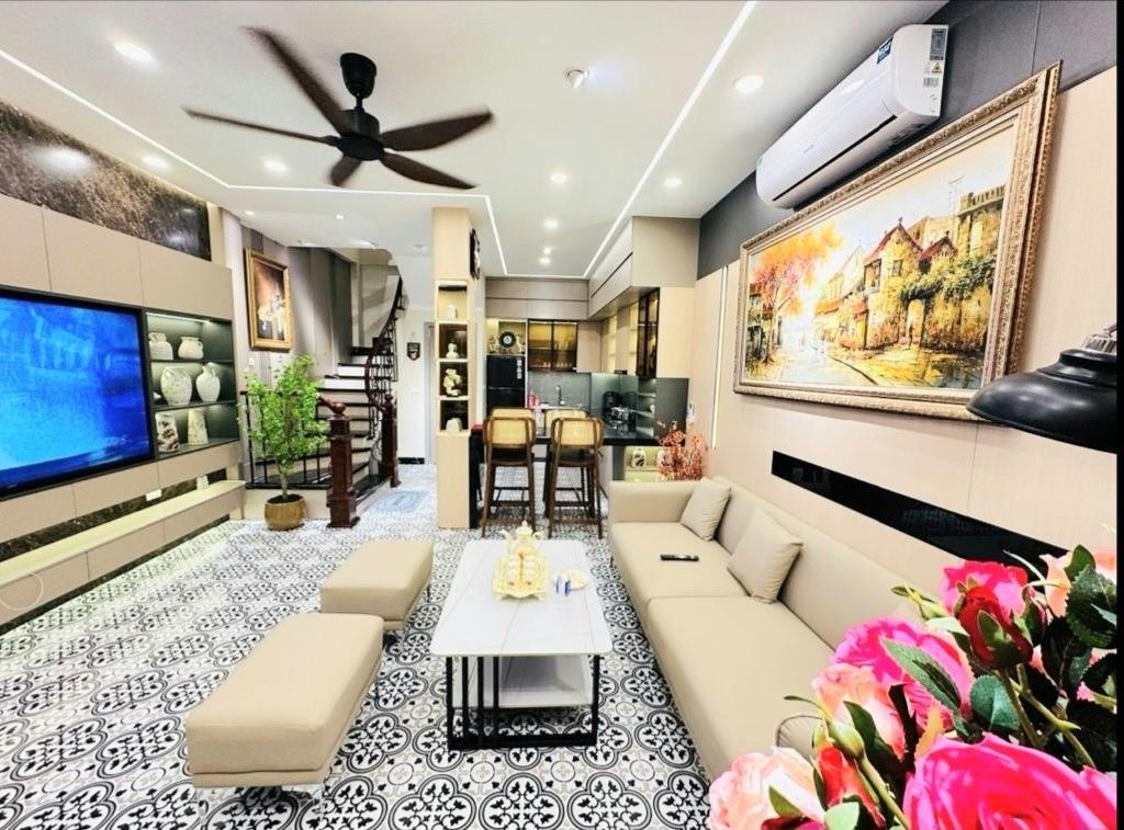 Cần bán gấp bán nhanh nhà sổ riêng 45 m2 tại Phường Văn Miếu - Đống Đa - Hà Nội, giá 12 tỷ