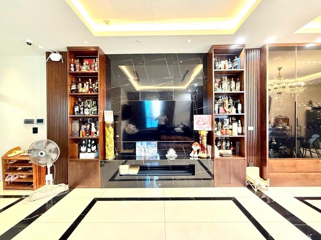 Cần bán nhanh căn nhà riêng 80 m2 tại Đường Văn Cao - Liễu Giai - Ba Đình - Hà Nội, giá 38 tỷ