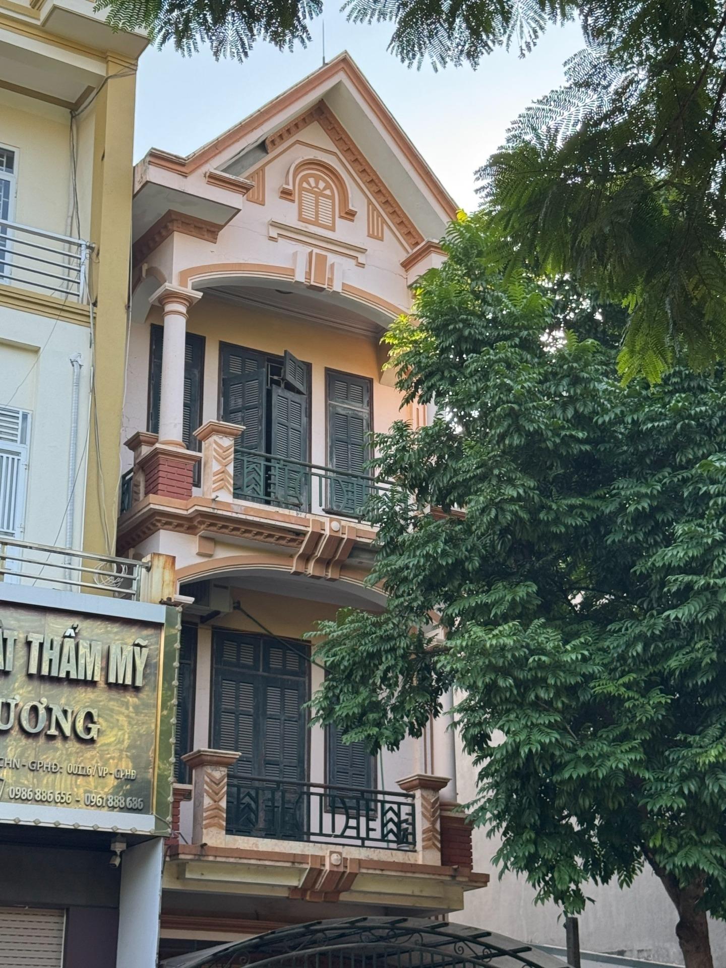 Cần cho thuê nhà mặt phố tại Đường Chu Văn An - Liên Bảo - Vĩnh Yên, 100 m2, giá 12 tr/tháng