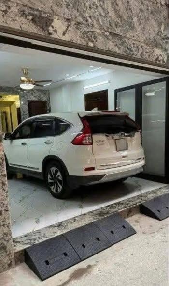 Cần bán ngay nhà 78 m2 tại Đường Lạc Long Quân - Xuân La - Tây Hồ - Hà Nội, giá 23 tỷ