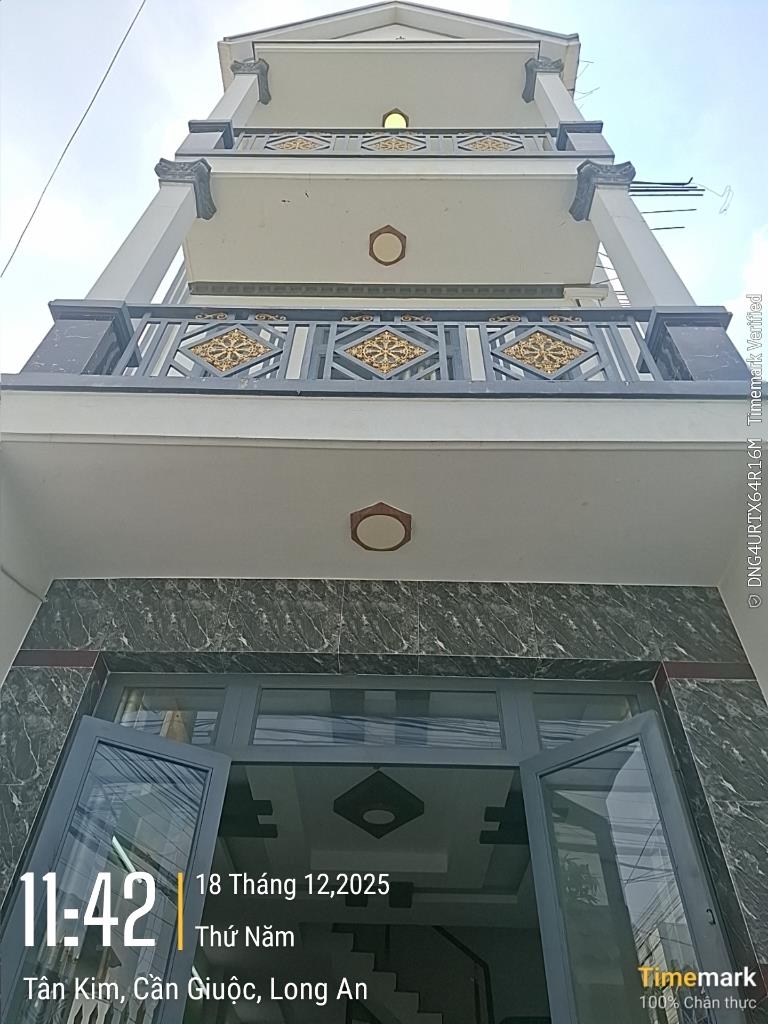 Chuyển nhượng nhà 2 tầng, 60 m2, mặt tiền 4m, hướng Đông-Bắc tại Cần Giuộc, giá 2,75 tỷ