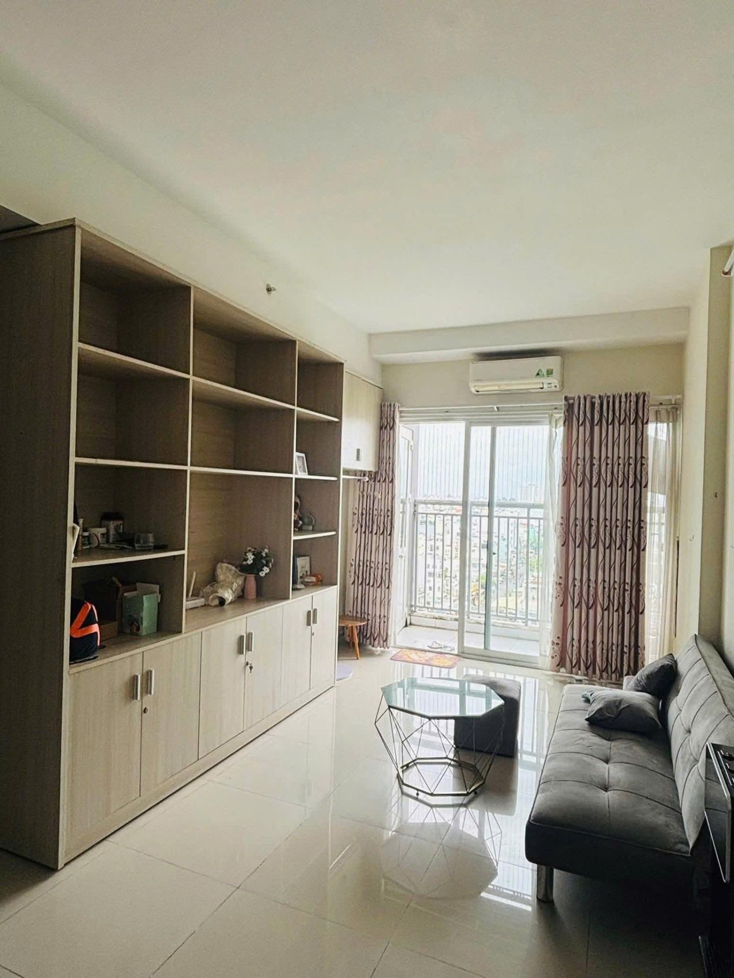 Cho thuê căn hộ chung cư 98 m2 tại Đường Lạc Long Quân - Tân Bình, giá 12,5 triệu/tháng