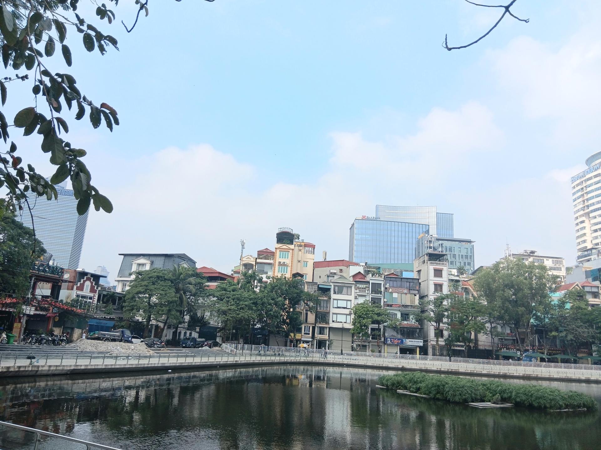 Bán gấp nhà sổ riêng 40 m2 tại Phố Hoàng Cầu - Ô Chợ Dừa - Đống Đa - Hà Nội, giá 17,8 tỷ