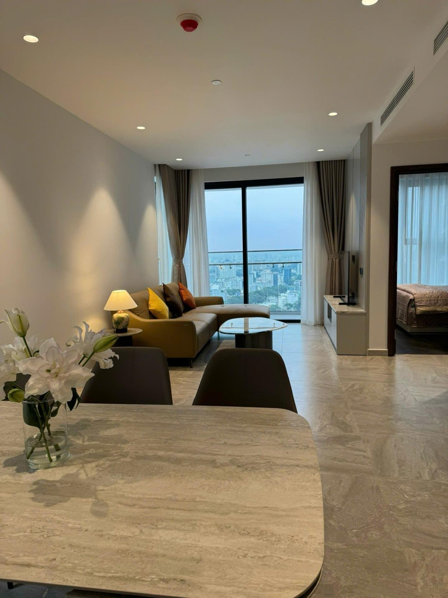 Cần cho thuê gấp căn chung cư 125 m2 tại Đường Nguyễn Trãi - Quận 1, giá 65 triệu/tháng