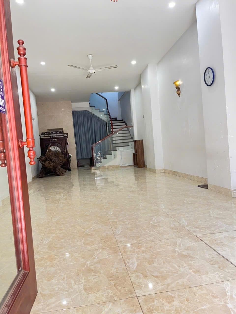 Cần cho thuê gấp nhà đất tại Đường Lạc Long Quân - Nghĩa Đô - Cầu Giấy, 75 m2, giá 8,5 triệu/tháng