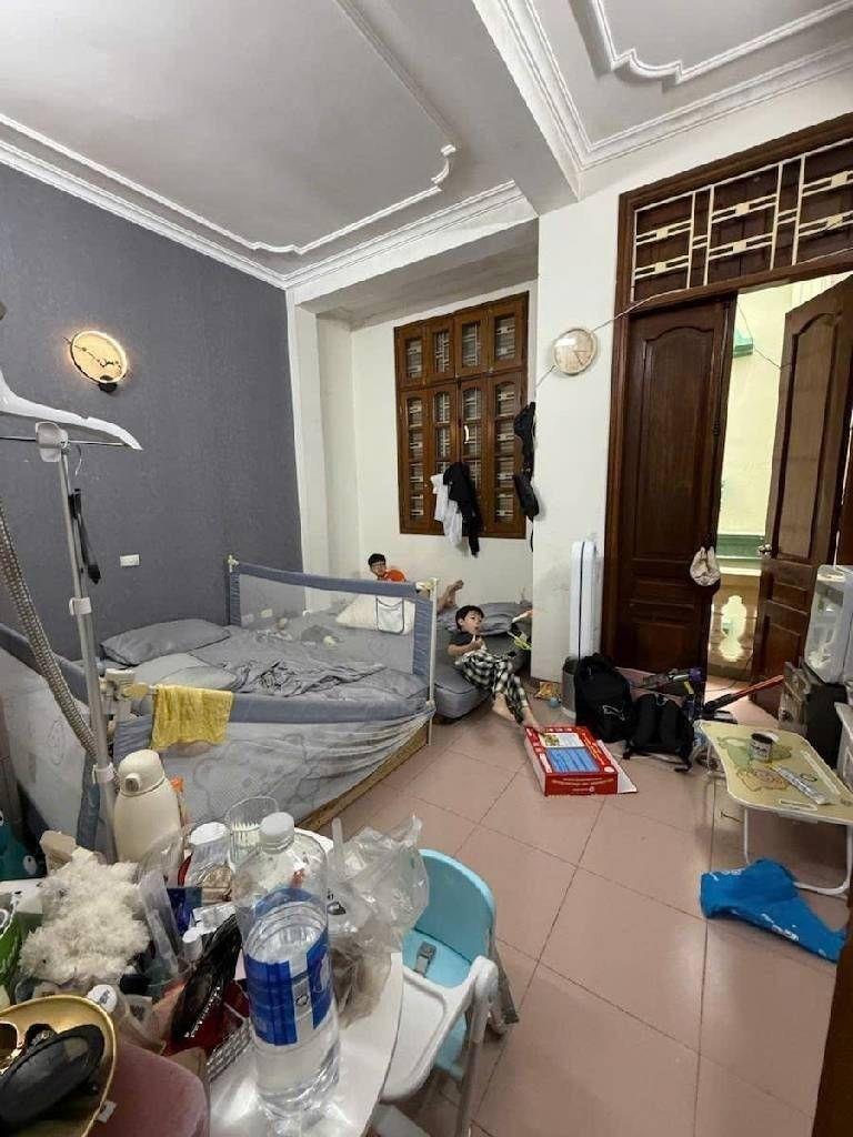 Cần bán gấp nhà 40 m2 tại Phố Đỗ Quang - Trung Hòa - Cầu Giấy - Hà Nội, giá 22,8 tỷ