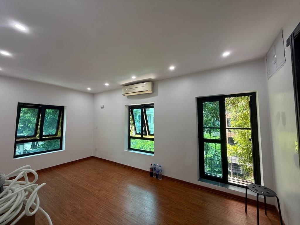 Bán nhanh nhà chung cư 60 m2, giá 5,3 tỷ tại Đường Nguyễn Bỉnh Khiêm - Hai Bà Trưng - Hà Nội