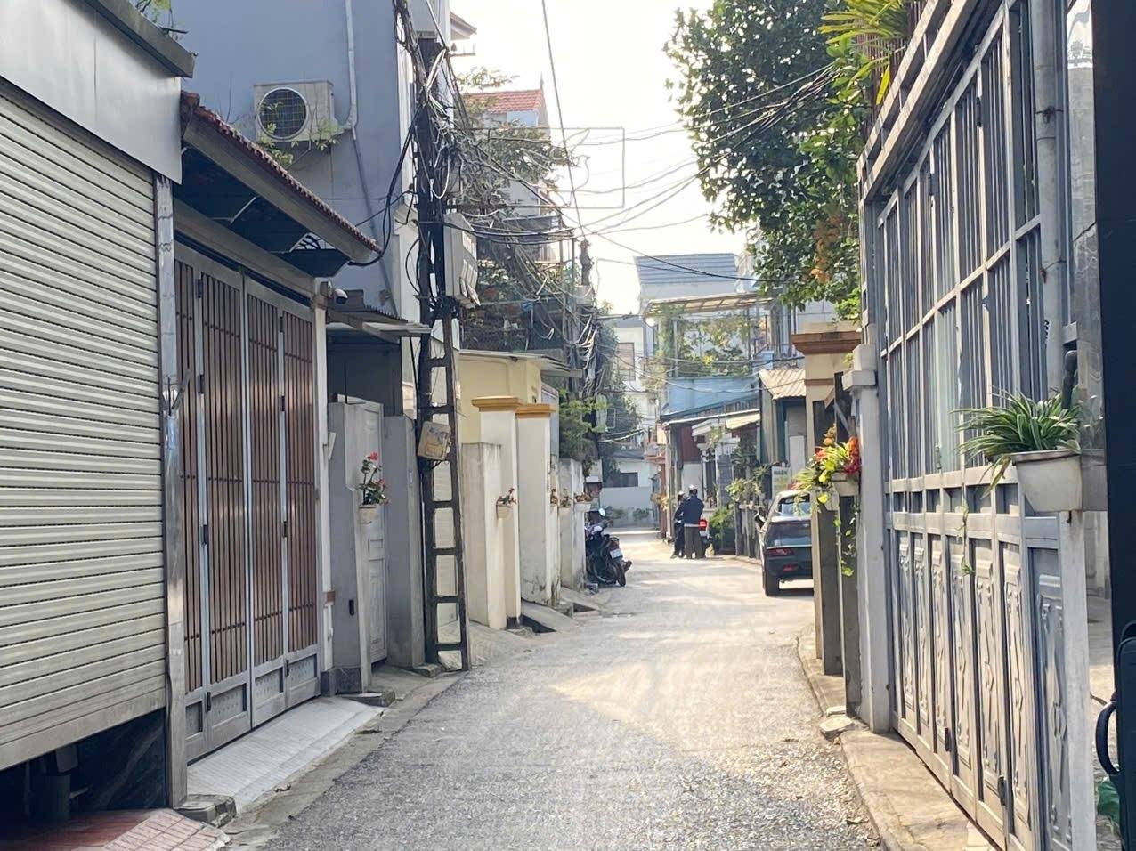 Bán gấp nền đất 55 m2 tại Đường Ngô Gia Tự - Việt Hưng - Long Biên - Hà Nội, giá 9,2 tỷ