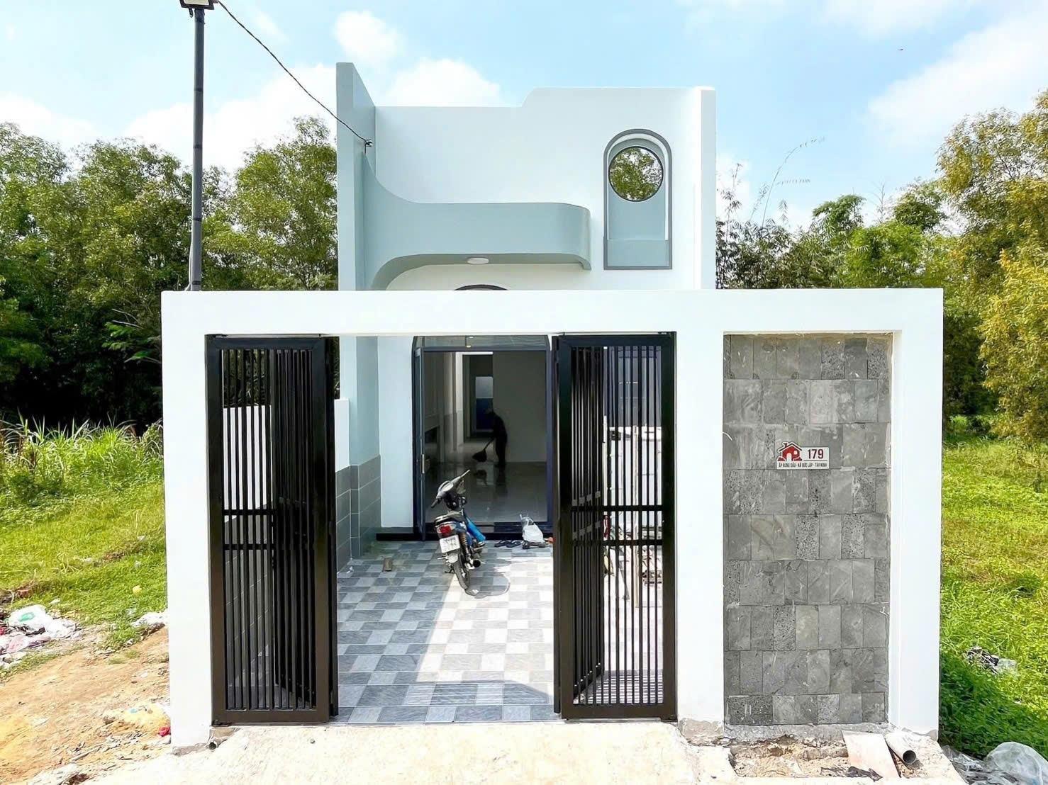 Chuyển nhượng căn nhà riêng 140 m2, hướng Đông tại Xã Mỹ Hạnh Bắc - Đức Hòa - Long An, giá 2,1 tỷ