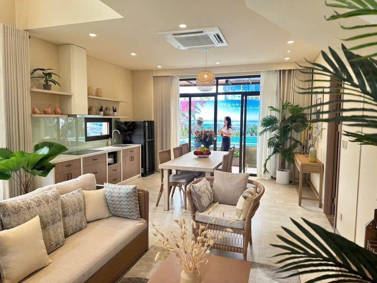 Cần bán gấp nhà mặt phố đẹp 160 m2 tại Đường Nguyễn Tất Thành - Cam Nghĩa - Cam Ranh, giá 6,9 tỷ