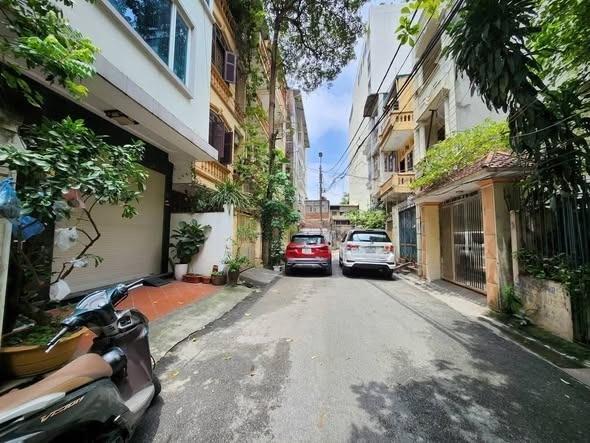 Sở hữu ngay nhà sổ riêng 63 m2 tại Đường Văn Cao - Liễu Giai - Ba Đình - Hà Nội, giá 26 tỷ