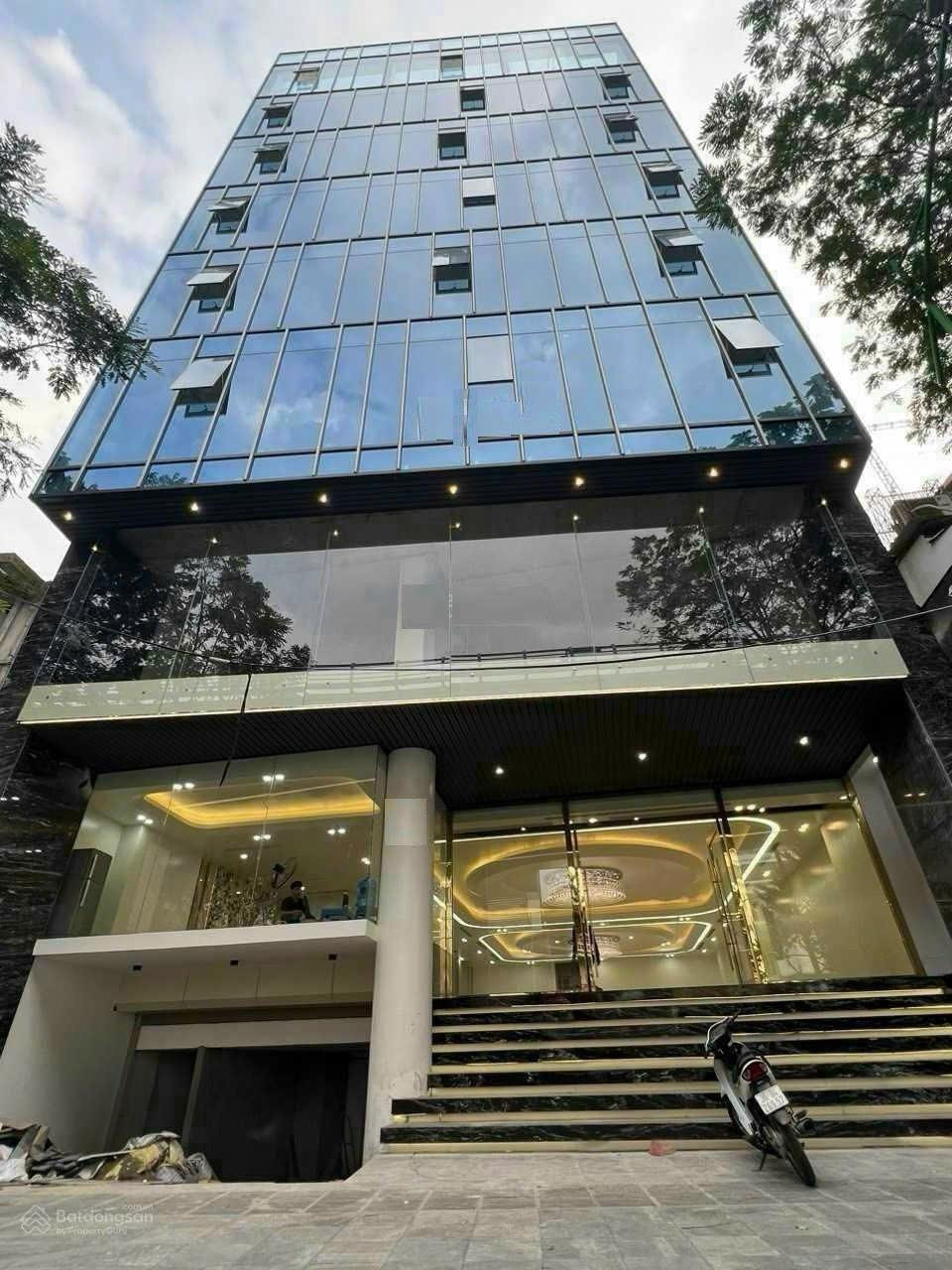 Bán căn nhà 122 m2 tại Đường Dương Khuê - Mai Dịch - Cầu Giấy - Hà Nội, giá 65 tỷ