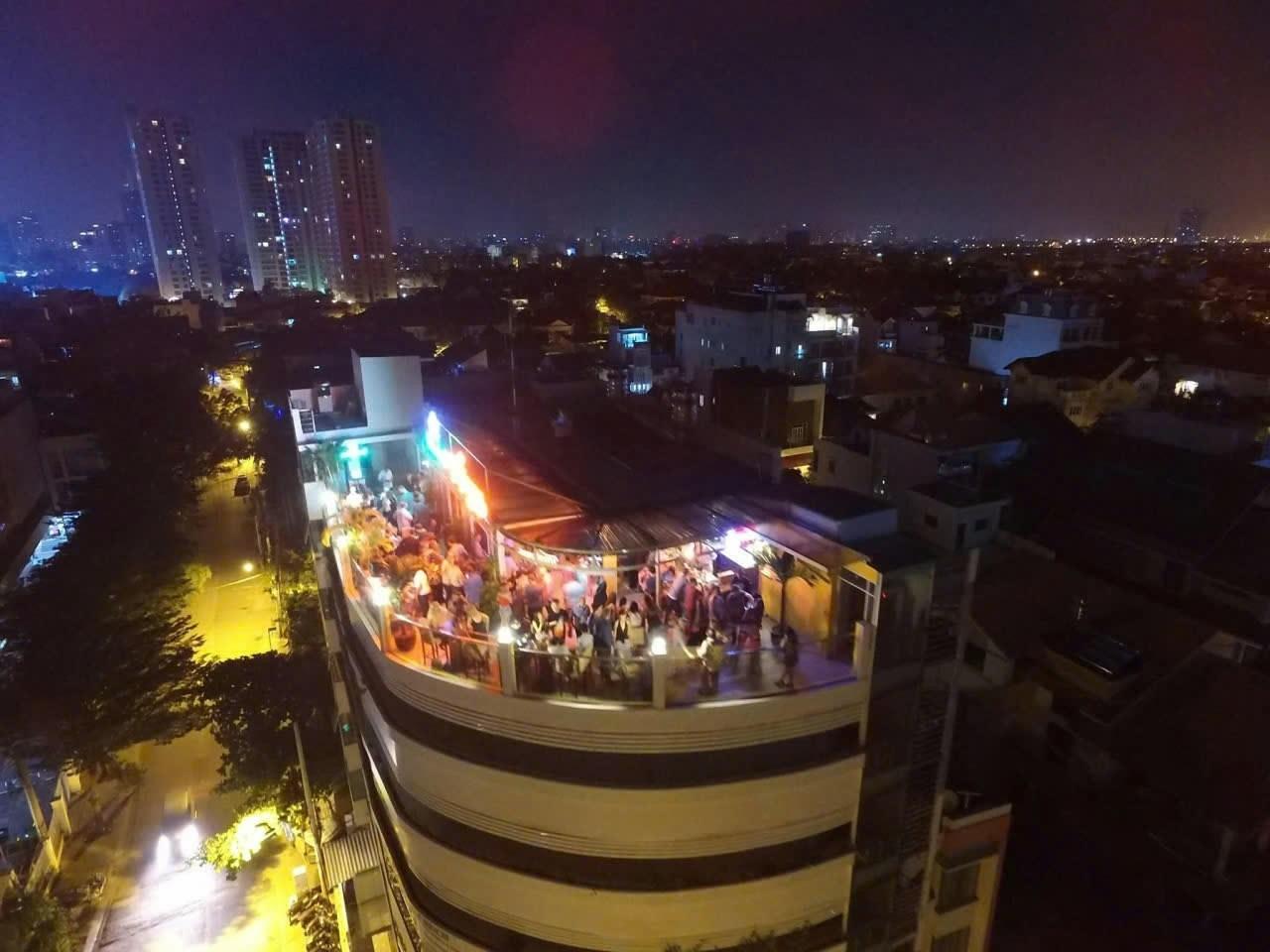 Cho thuê mặt bằng Rooftop, Thảo Điền, 220m2, giá thuê 60tr/tháng, view đẹp, giao thông thuận lơi 