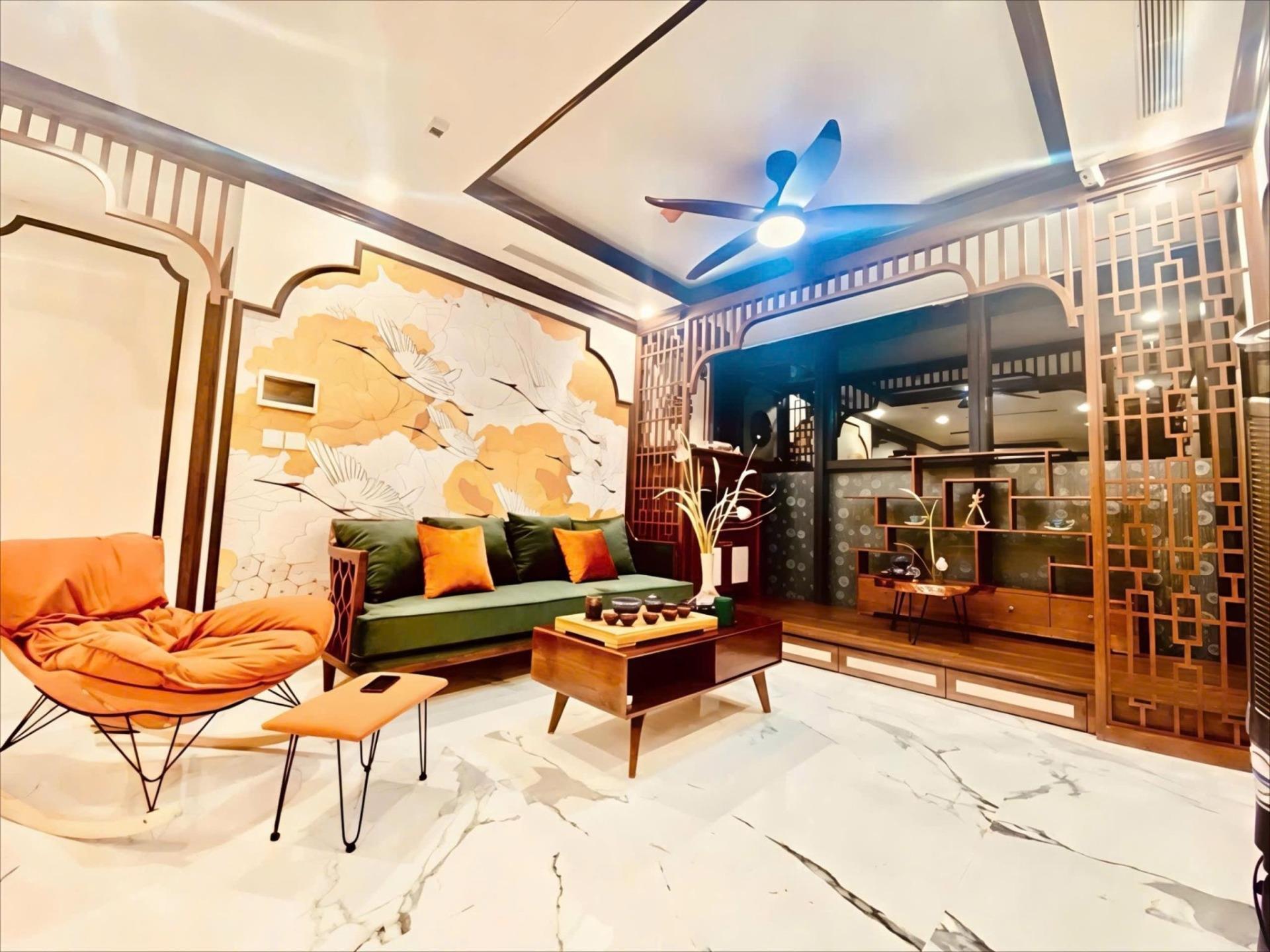 Cần bán nhanh nhà shr 40 m2 tại Đường Lạc Long Quân - Bưởi - Tây Hồ - Hà Nội, giá 13 tỷ