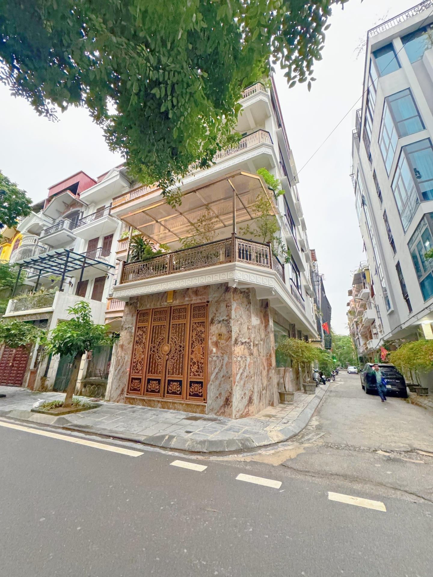 Cần bán nhanh nhà biệt thự, liền kề 83 m2, giá 42,5 tỷ tại Đường Định Công - Hoàng Mai - Hà Nội