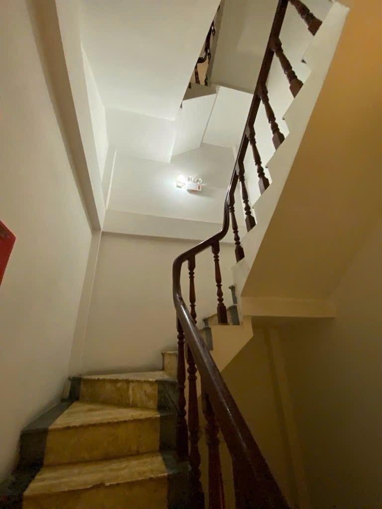 Chuyển nhượng nhà đẹp 40 m2 tại Đường Cát Linh - Cát Linh - Đống Đa - Hà Nội, giá 13 tỷ