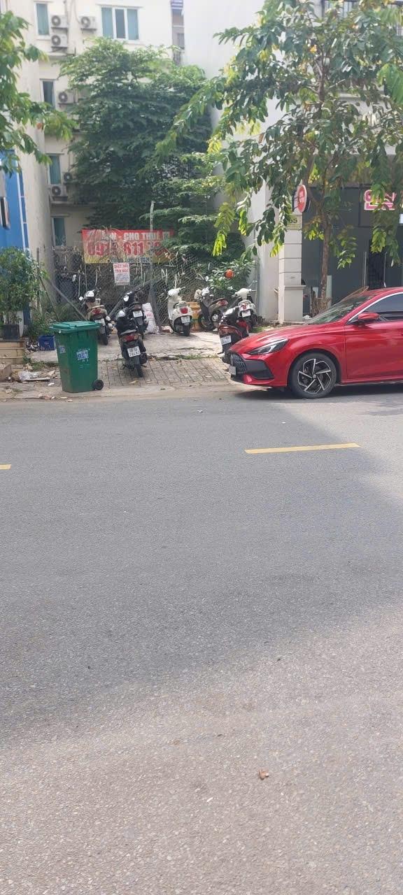 Bán nhanh đất nền 111 m2 tại Quận 7 - TP Hồ Chí Minh, giá 45 tỷ