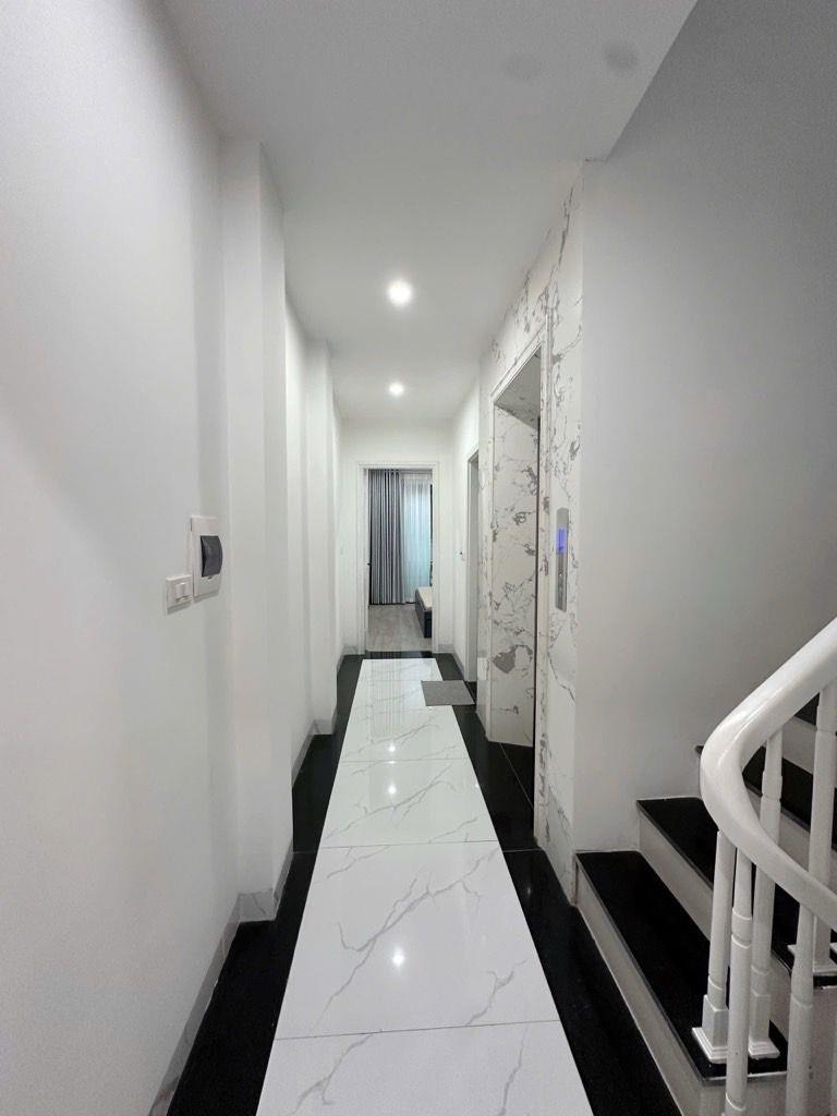 Chuyển nhượng căn nhà đẹp 40 m2 tại Đường Đền Lừ - Hoàng Văn Thụ - Hoàng Mai - Hà Nội, giá 14,5 tỷ