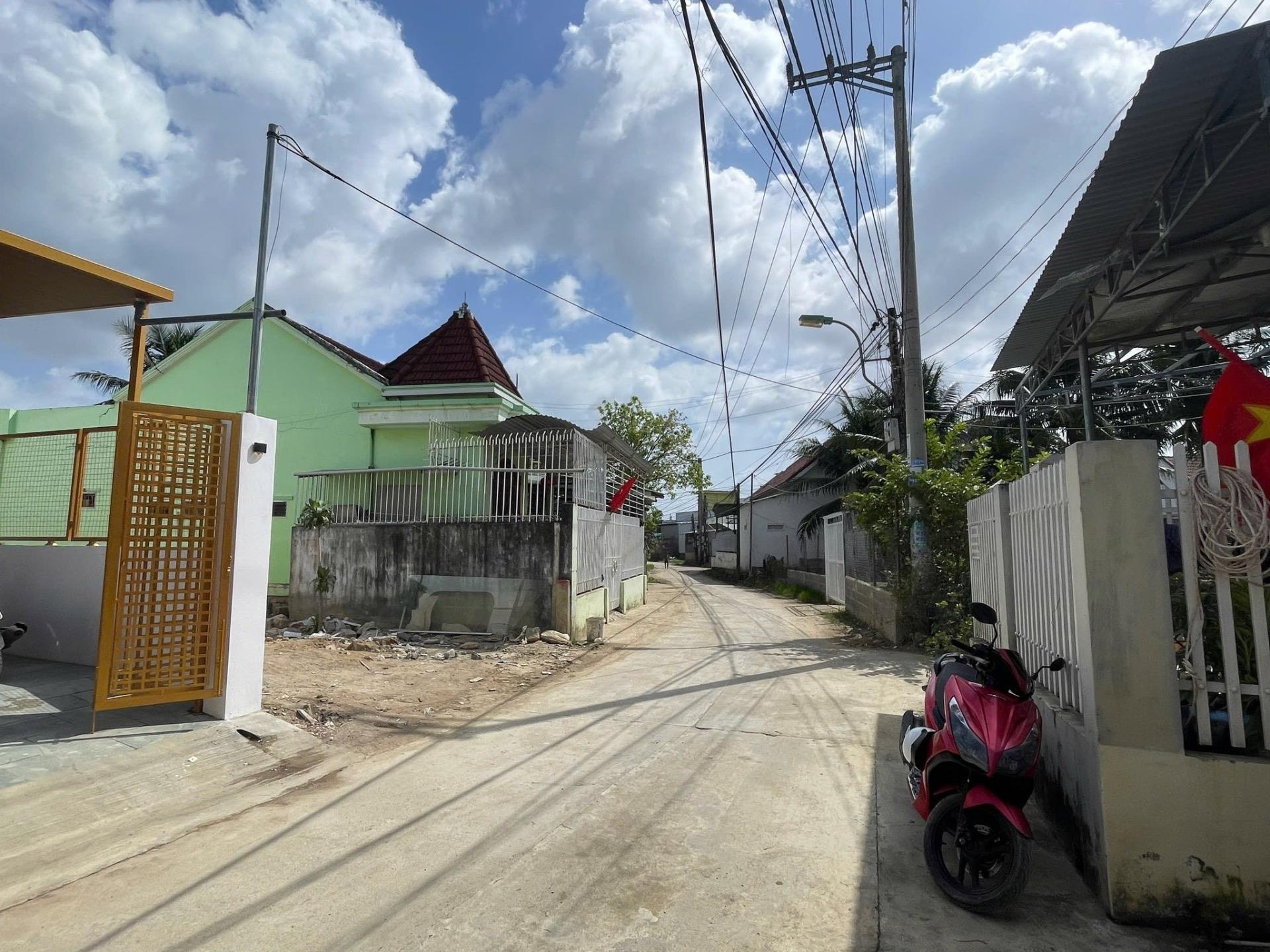 Bán nhà mặt phố đẹp 103 m2, hướng Tây-Nam tại Đường Liên Xã - Vĩnh Phương - Nha Trang, giá 3,15 tỷ