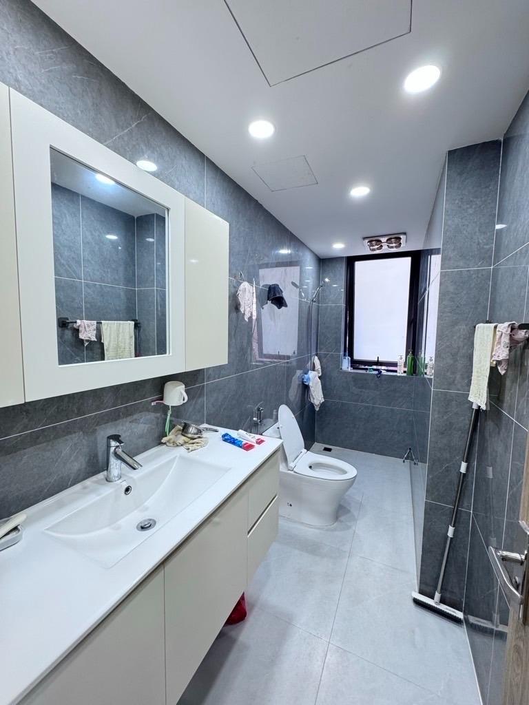 Chuyển nhượng nhà 62 m2 tại Đường Trần Quang Diệu - Ô Chợ Dừa - Đống Đa - Hà Nội, giá 29,5 tỷ