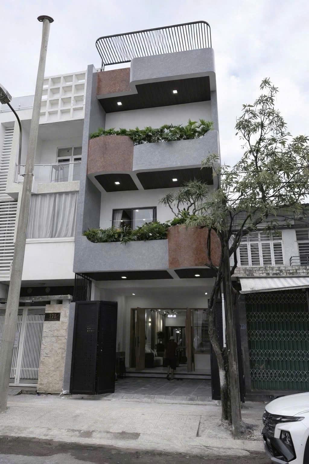 Sở hữu ngay căn nhà đẹp 100 m2 tại Phường Thanh Khê Đông - Thanh Khê - Đà Nẵng, giá 14 tỷ