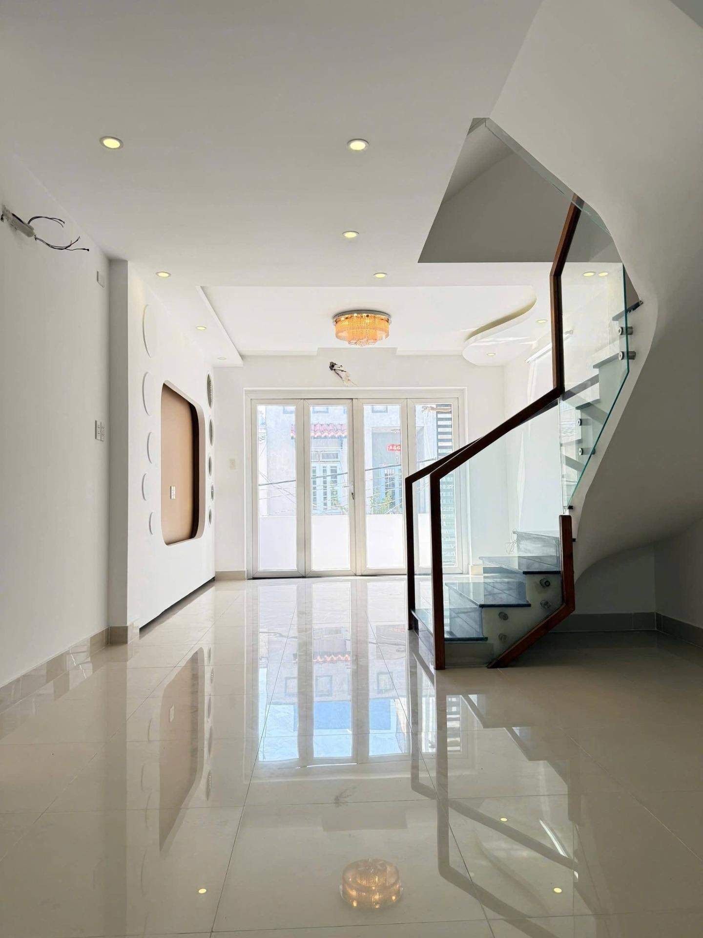 Cần bán nhà sổ hồng riêng 60 m2 tại Đường Bông Sao - 5 - Quận 8 - TP Hồ Chí Minh, giá 1,58 tỷ