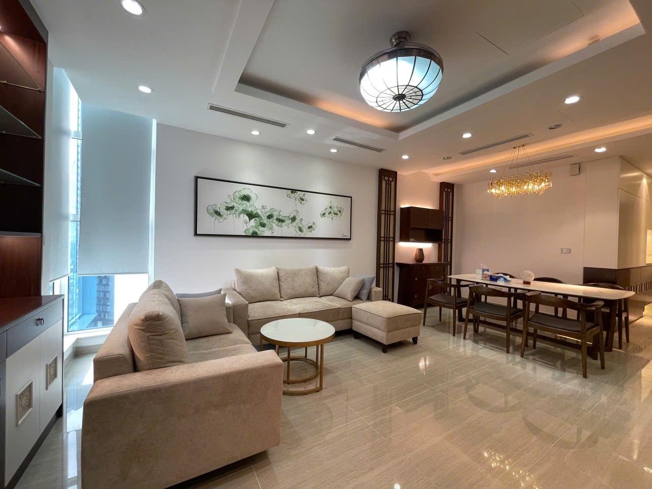 Chuyển nhượng nhà chung cư 114 m2, giá 12 tỷ tại Đường Lạc Long Quân - Tây Hồ - Hà Nội