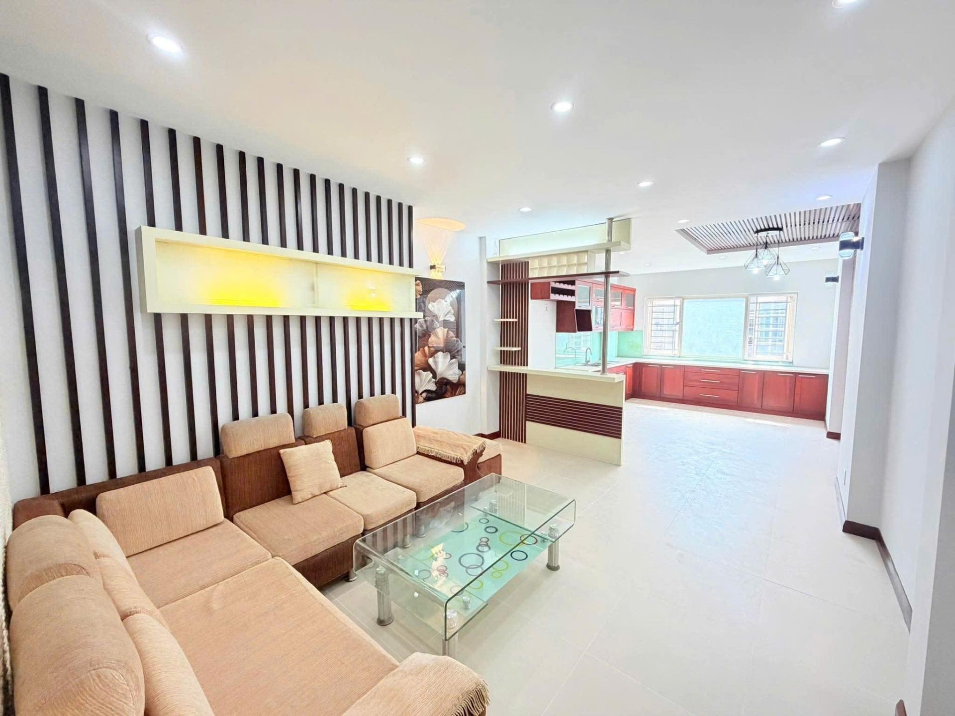 Sở hữu ngay nhà sổ riêng 44 m2 tại Quận 10 - TP Hồ Chí Minh, giá 13,5 tỷ