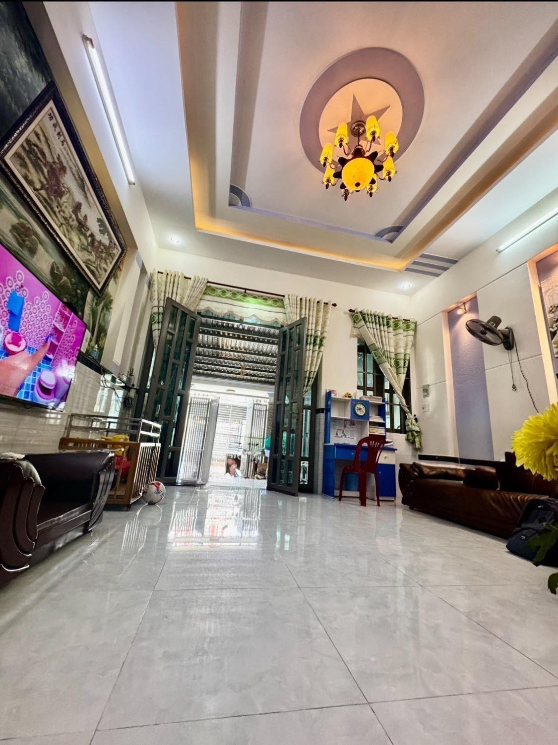 Cần bán nhanh nhà riêng 111 m2 tại Huyện Hóc Môn - TP Hồ Chí Minh, giá 6 tỷ