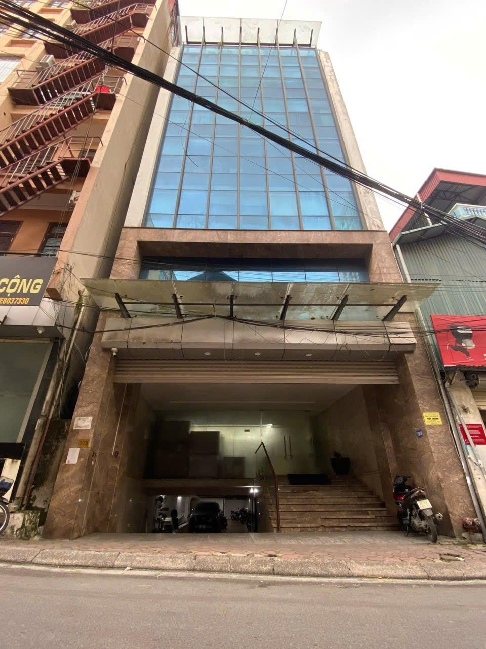 Bán nhà mặt phố 320 m2 tại Đường Đê La Thành - Ô Chợ Dừa - Đống Đa - Hà Nội, giá 135 tỷ