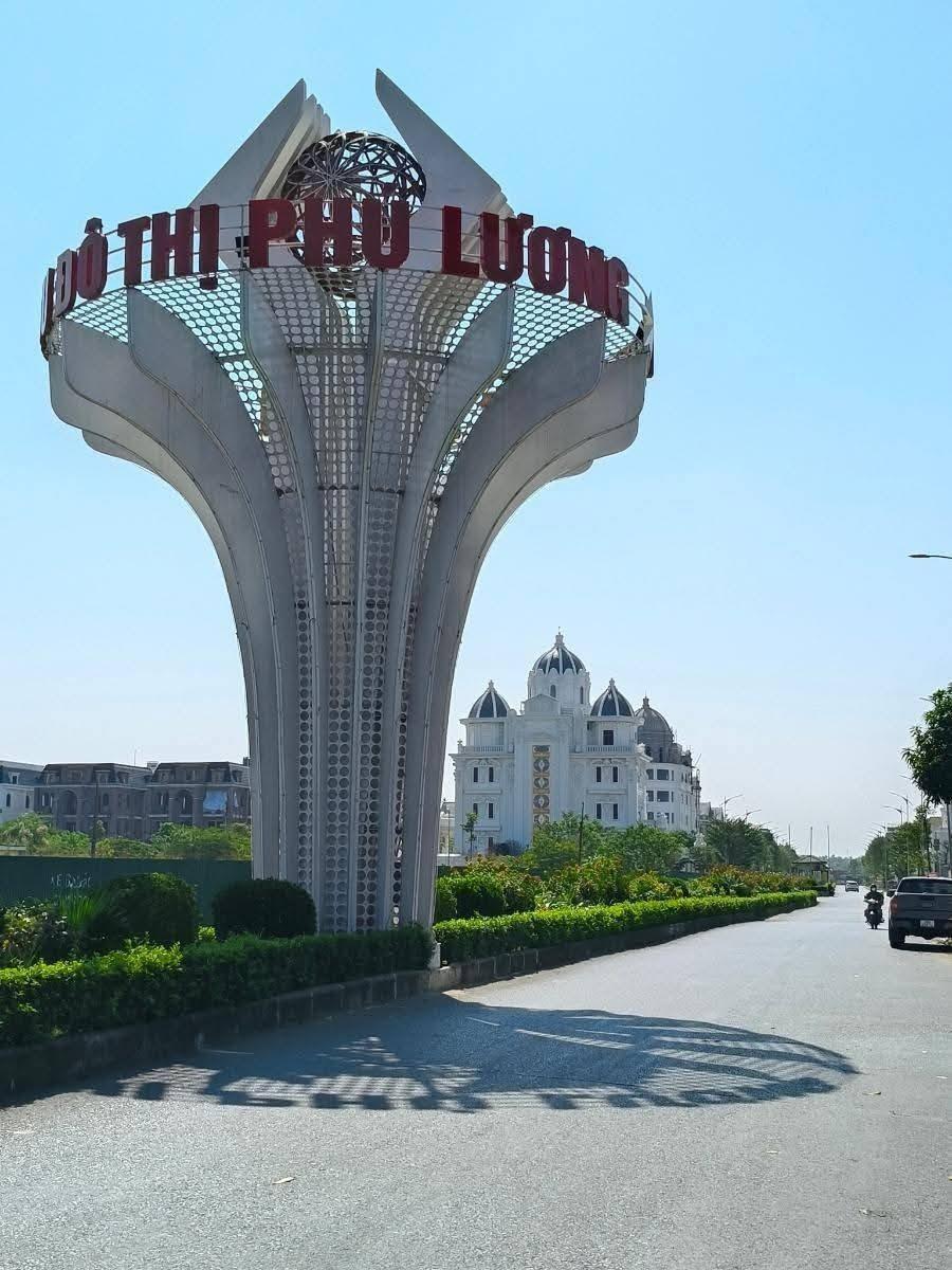 Cần bán gấp nhà biệt thự, liền kề 200 m2, giá 39,5 tỷ tại Đường Văn Khê - Hà Đông - Hà Nội