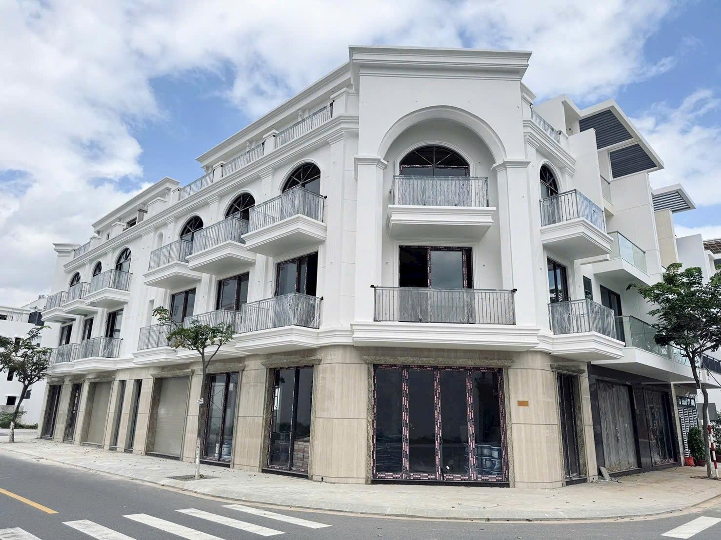 Chuyển nhượng căn liền kề 97,5 m2, giá 11,5 tỷ tại Đường A2 - Phước Long - Nha Trang - Khánh Hòa