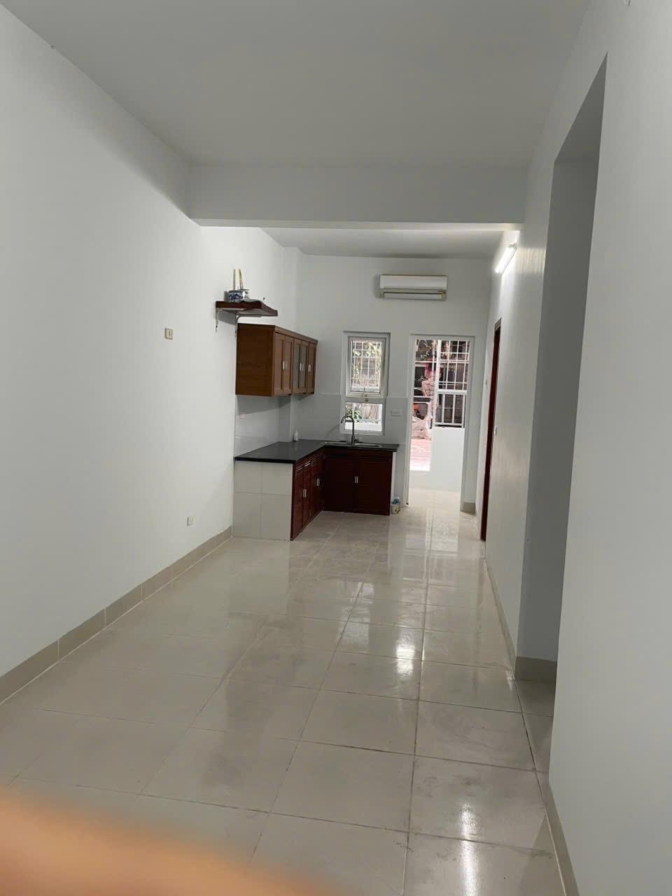 Cần cho thuê gấp nhà chung cư 65 m2 tại Đường Nghiêm Xuân Yêm - Hoàng Mai, giá 8,3 tr/tháng