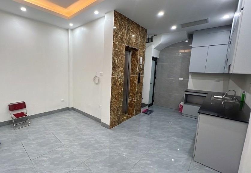 Cần bán gấp nhà riêng sổ đỏ 32 m2 tại Đường Ngô Quyền - Quang Trung - Hà Đông, giá 10,3 tỷ
