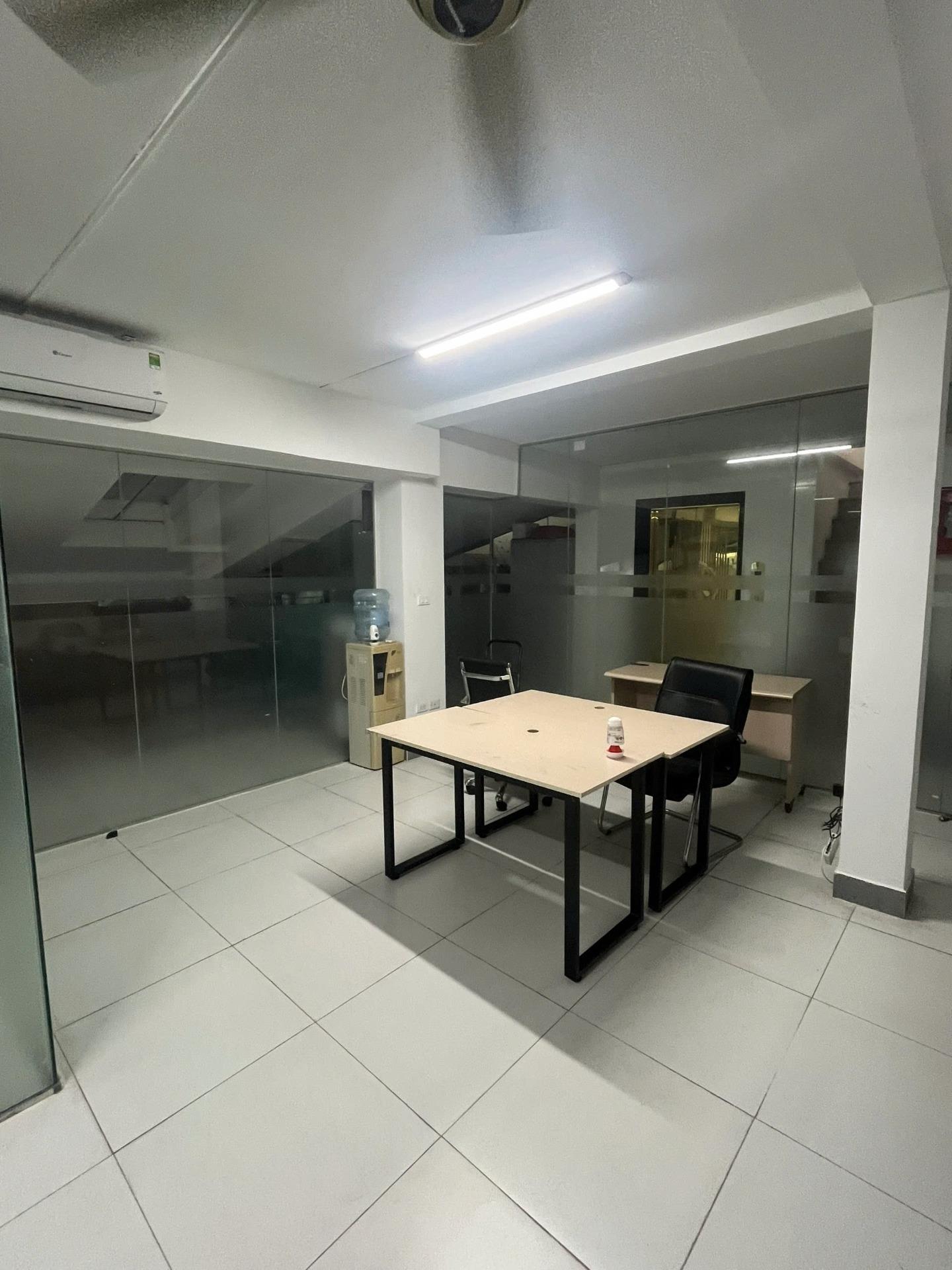 Cho thuê văn phòng 28 m2 tại Làng Việt Kiều Châu âu,  phù hợp làm vp đại diện