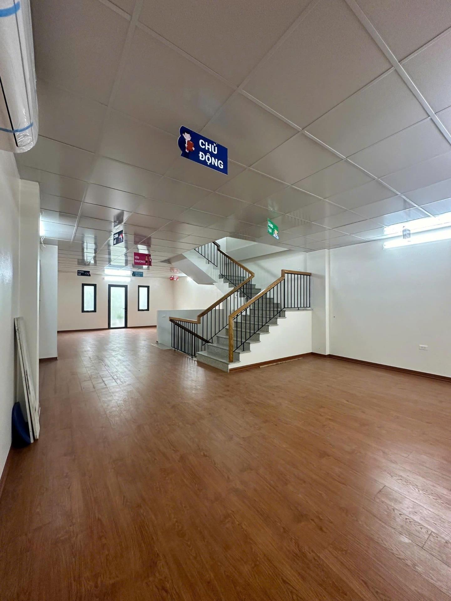 Cho thuê nhà sổ riêng tại Đường Nguyễn Xiển - Hạ Đình - Thanh Xuân, 90 m2, giá 35 triệu/tháng