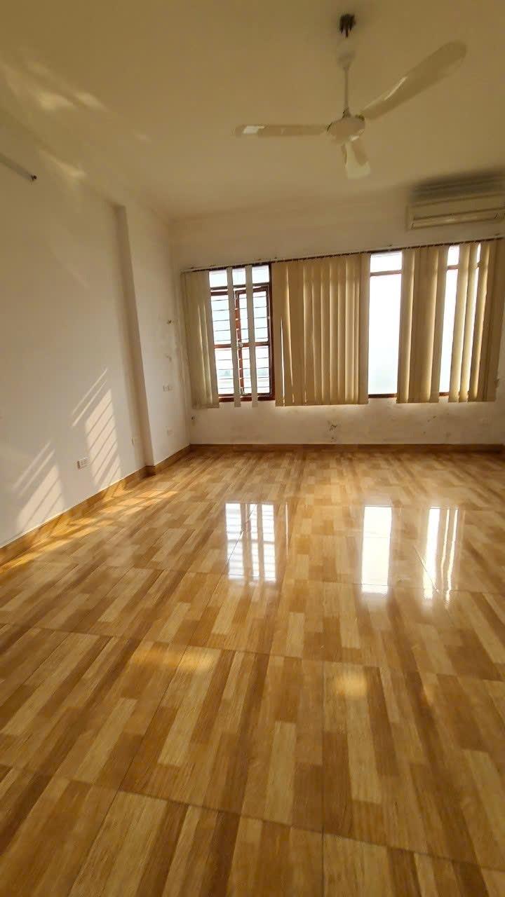 Cần cho thuê gấp nhà sổ hồng riêng tại Phố Vạn Phúc - Vạn Phúc - Hà Đông, 70 m2, giá 24 tr/tháng