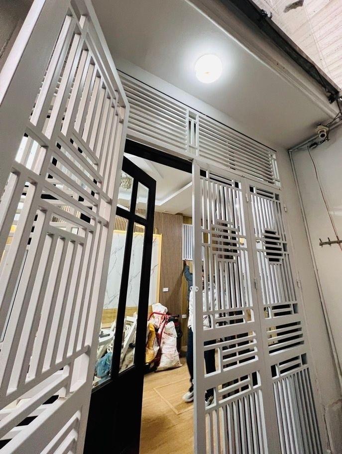 Cần bán gấp nhà 30 m2 tại Đường Phan Đình Giót - La Khê - Hà Đông - Hà Nội, giá 7,65 tỷ